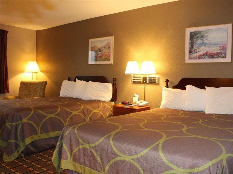 Super 8 By Wyndham Valparaiso Extérieur photo