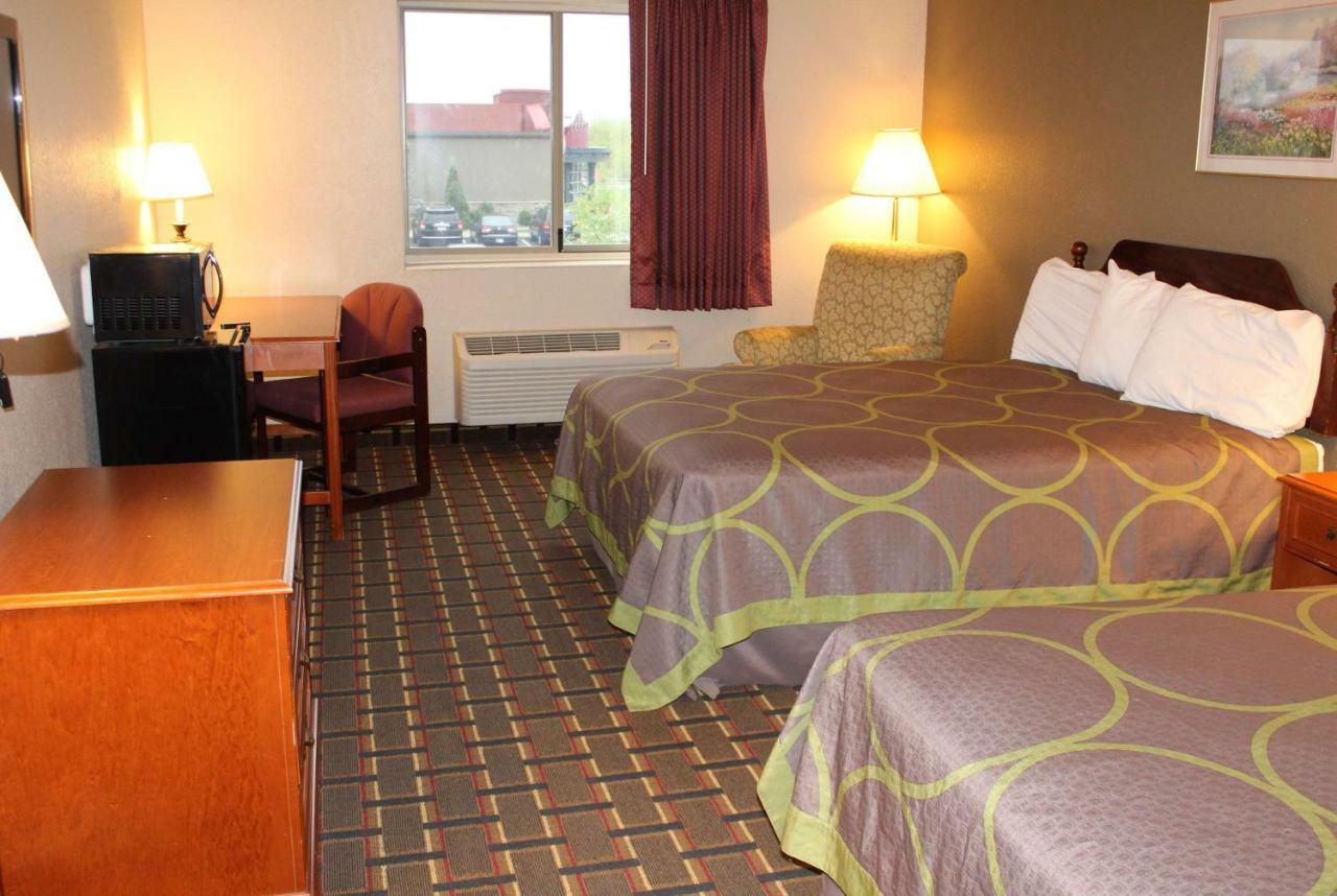 Super 8 By Wyndham Valparaiso Extérieur photo